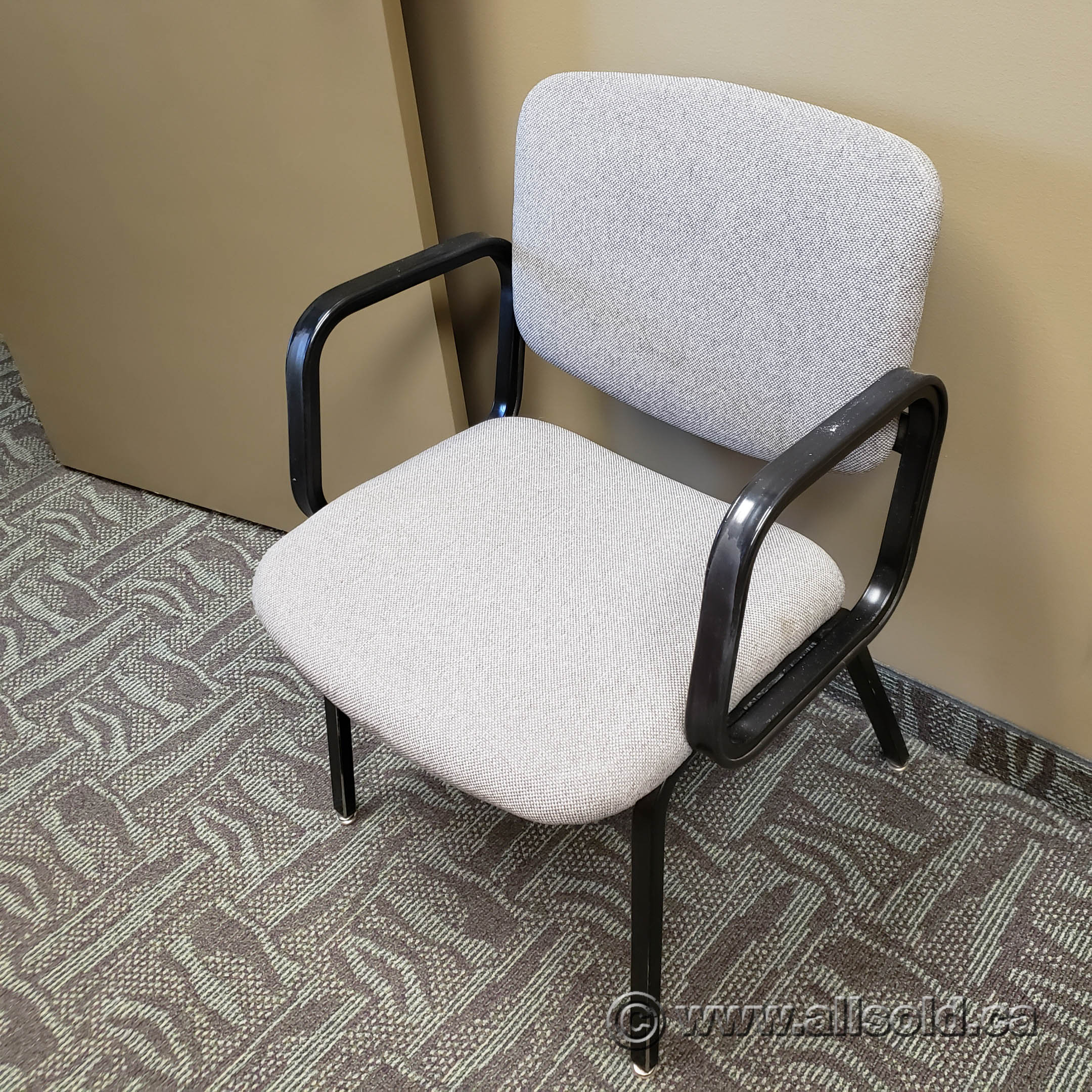 Light Grey Office Guest Chair w/ Fixed Arms Allsold.ca Buy & Sell